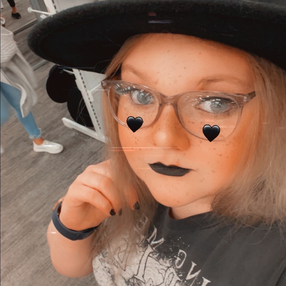 Meet your Posher, Tabie